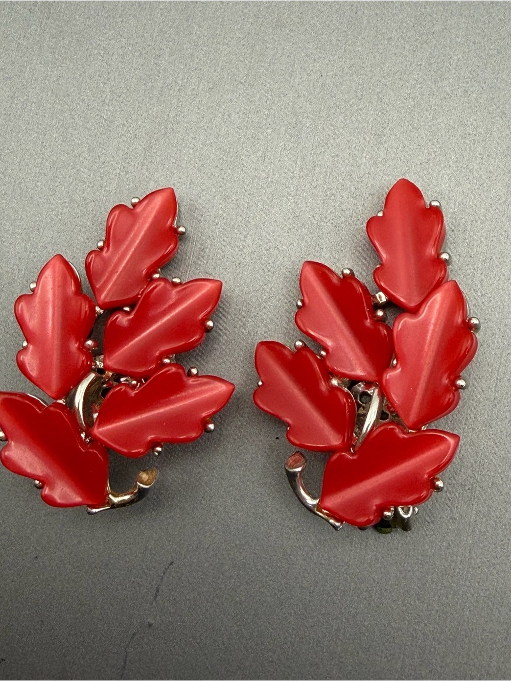 Lisner Red Leaf Cluster Thermoset Clip-On Earrings Vintage 2” - Picture 2 of 10